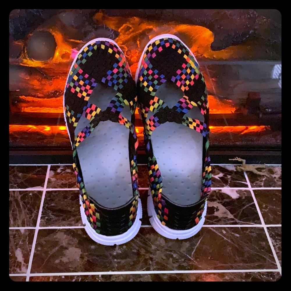 Woman Go  walk shooe